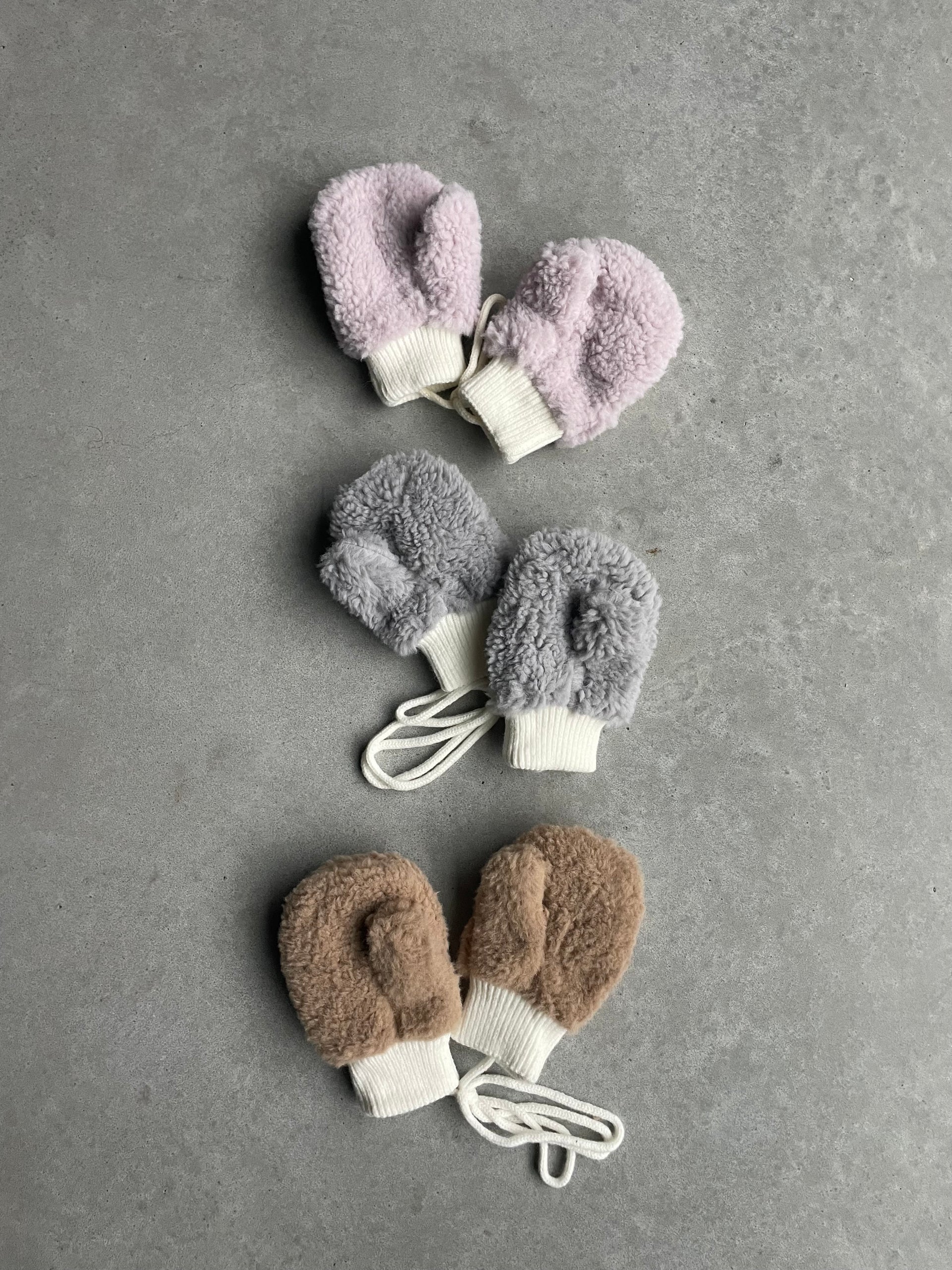 Fluffy fleece wantjes