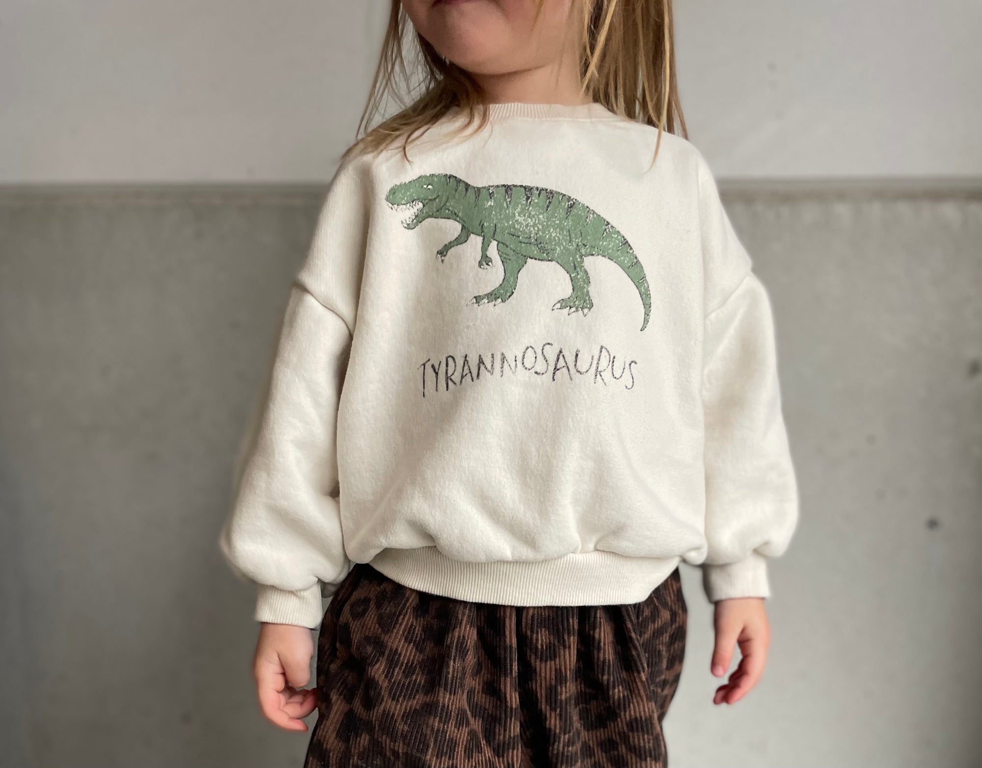 Oversized dino sweater - crème