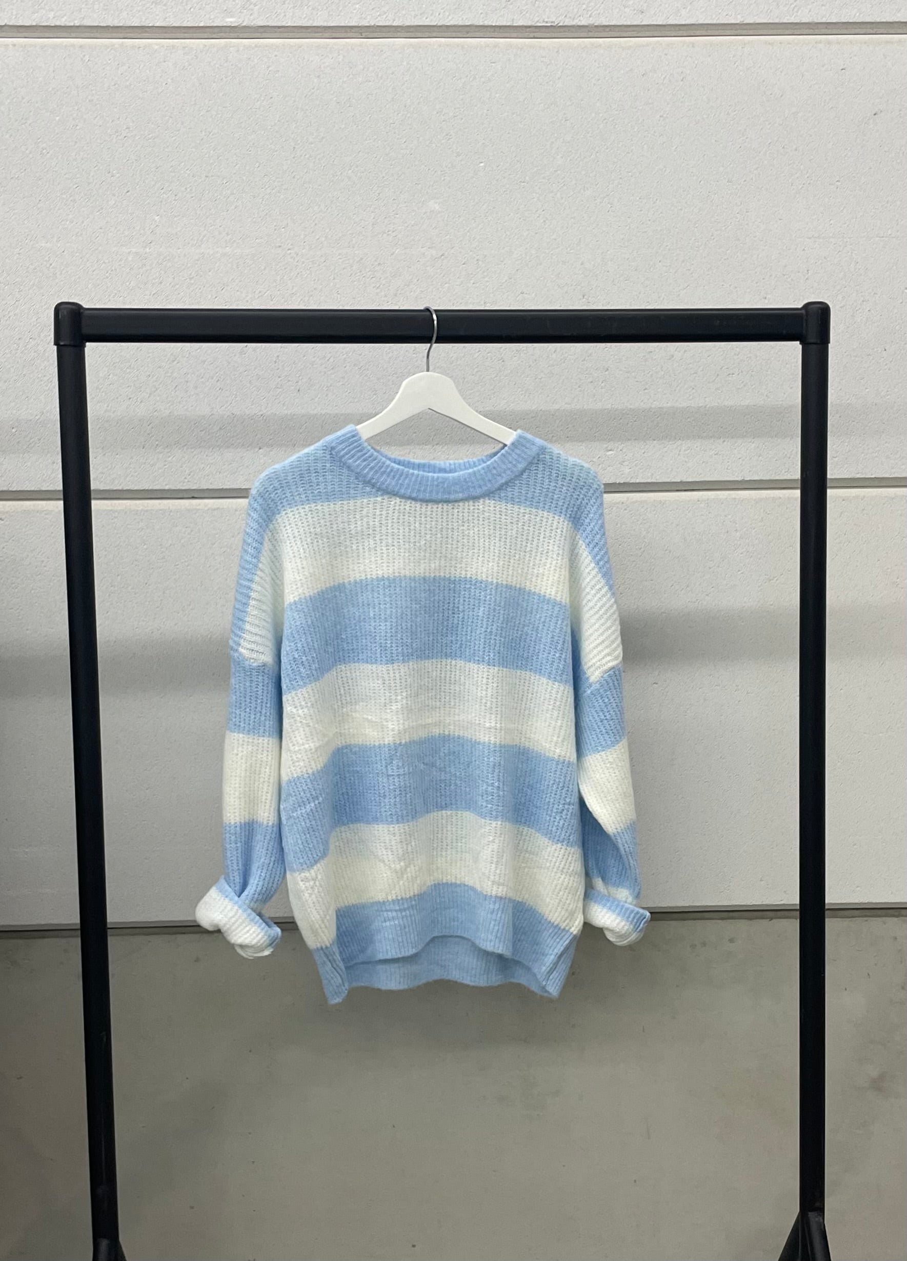 Big stripes knitted sweater