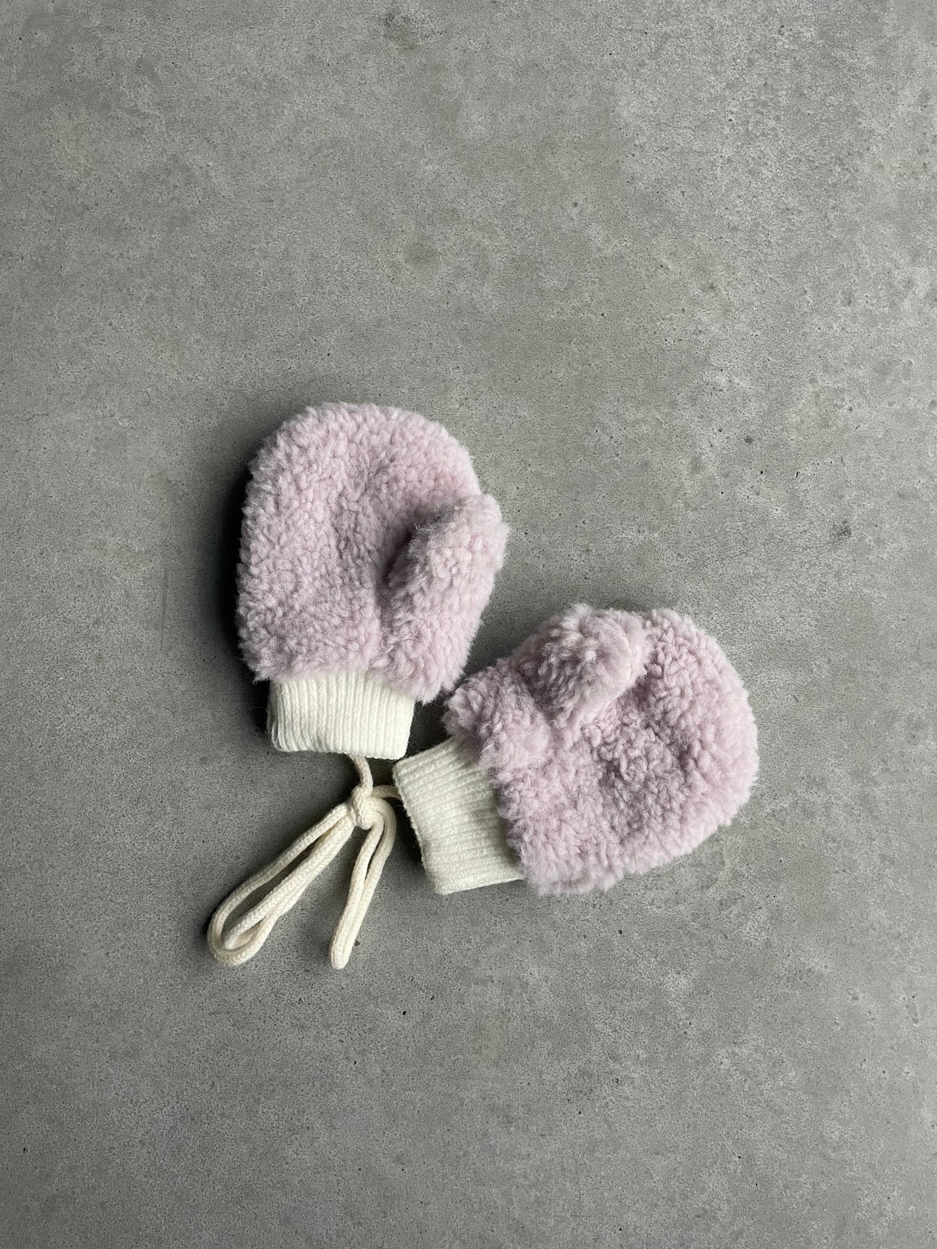 Fluffy fleece wantjes