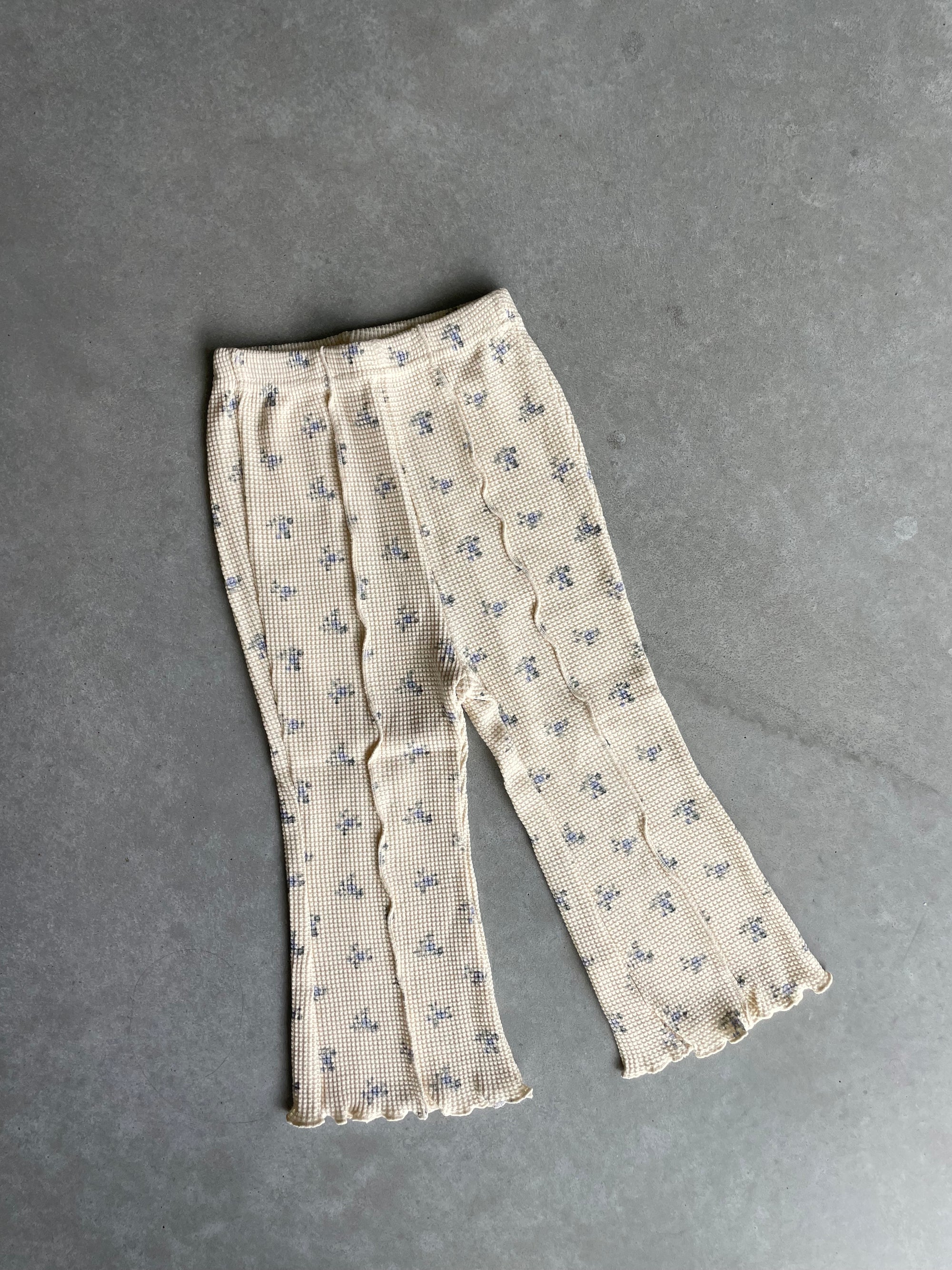 Waffle pants with flowers
