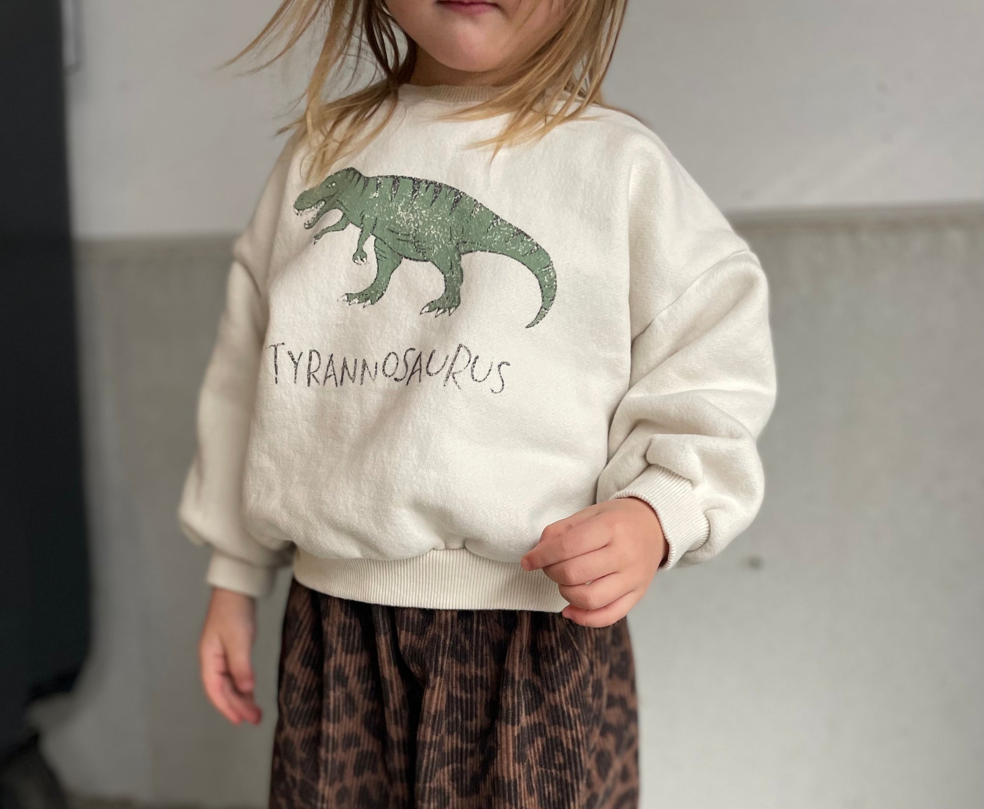 Oversized dino sweater - crème