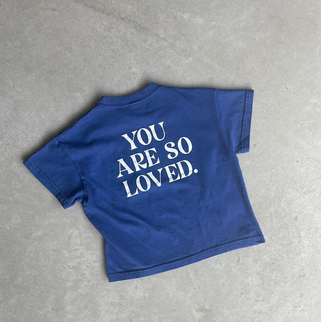 You are so loved tee - donkerblauw