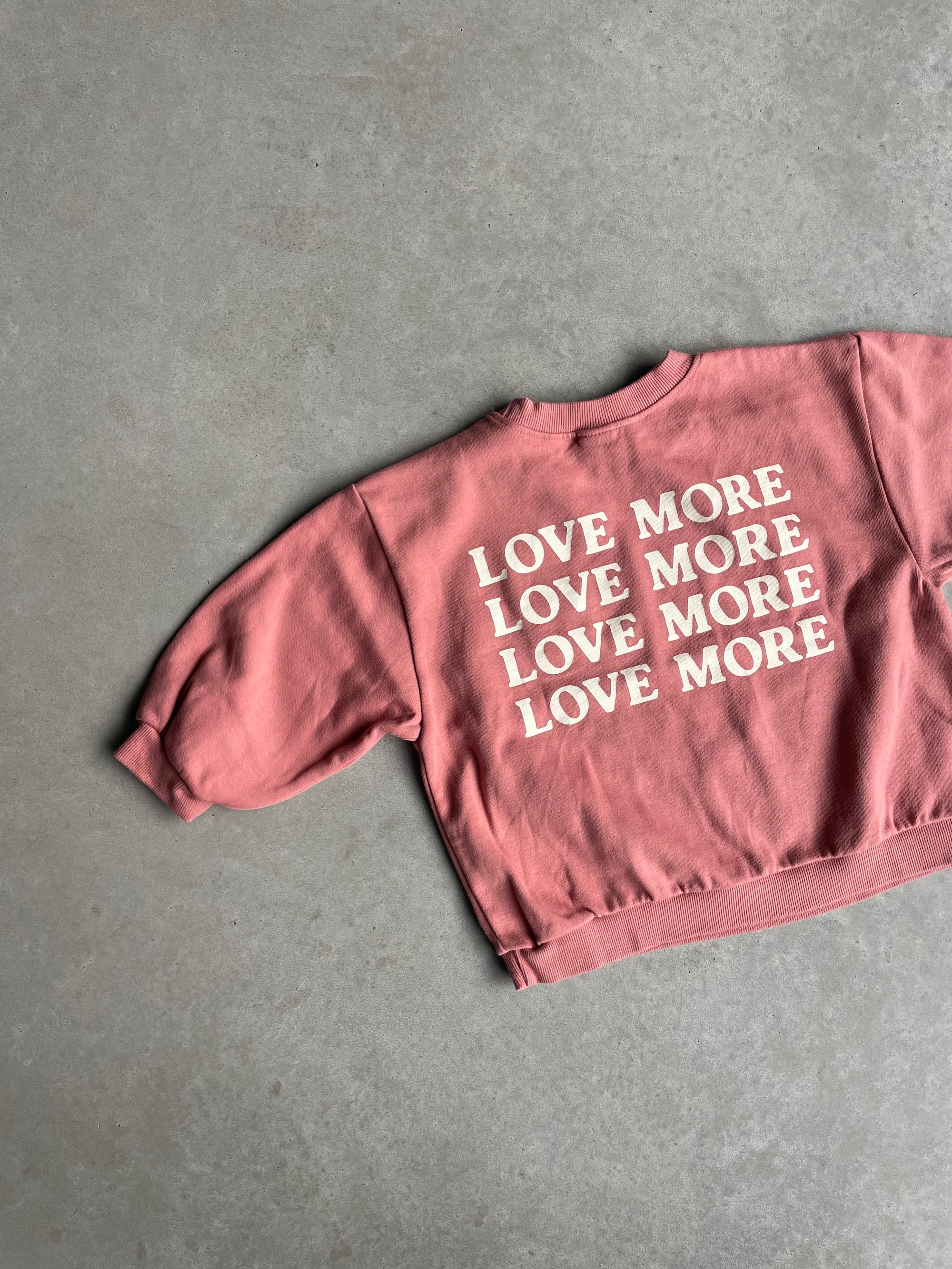 Oversized love more sweater - indi pink