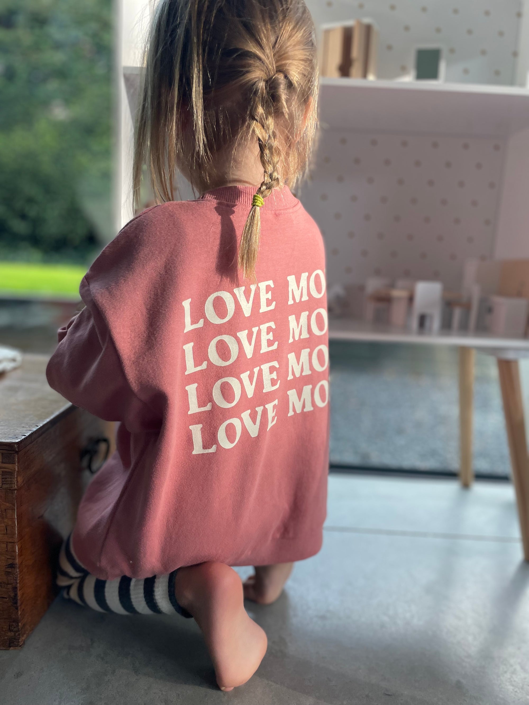 Oversized love more sweater - indi pink