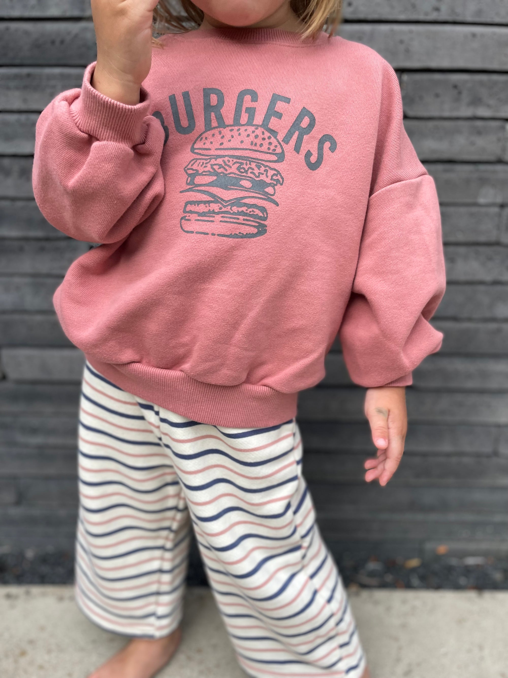 Oversized burgers sweater - indi pink