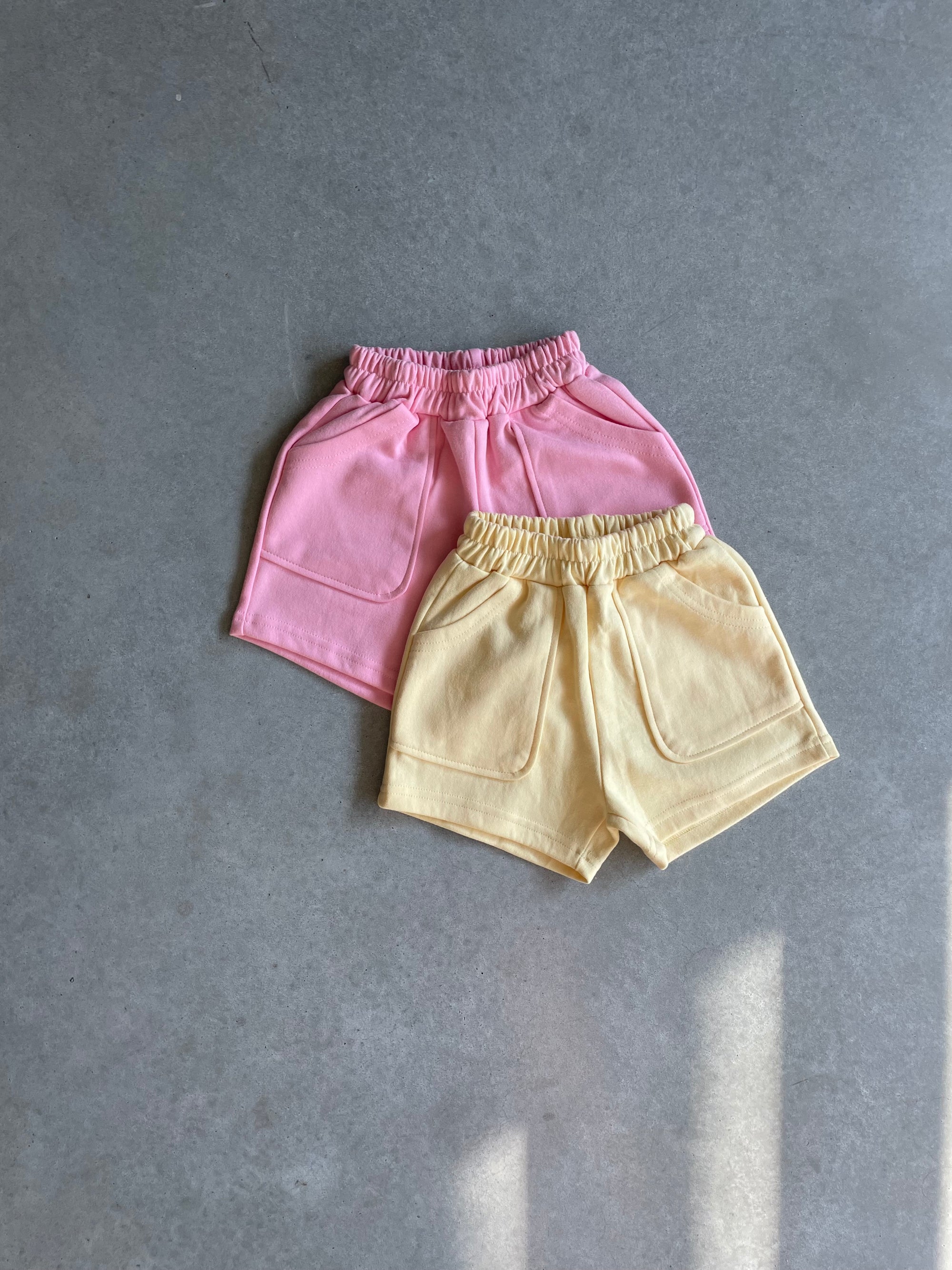 Spring short - geel