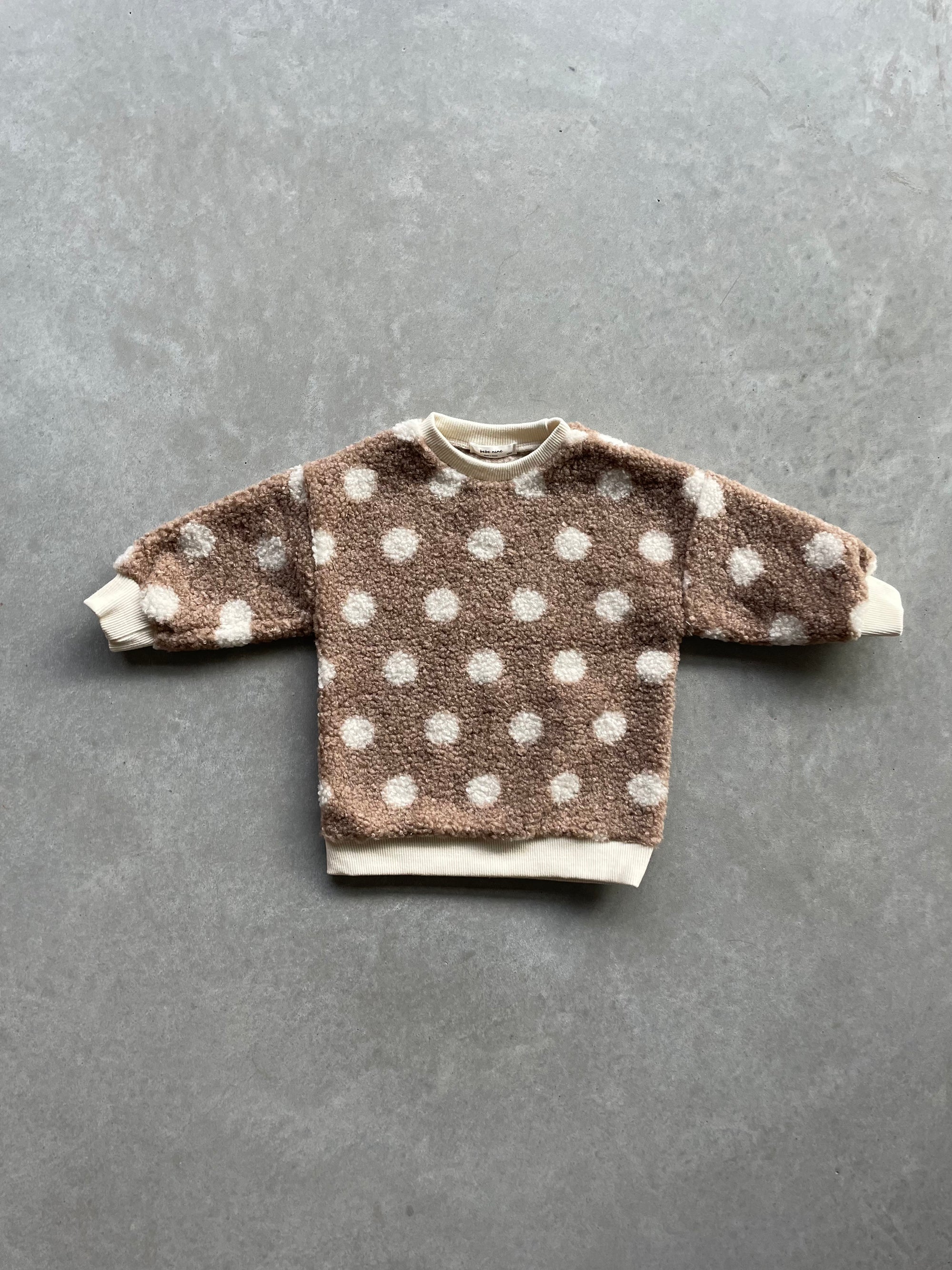Sweater with dots